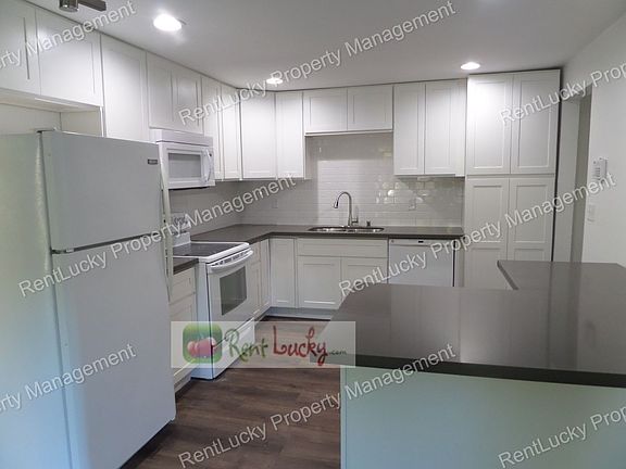 4th image of 1702 22nd St NE