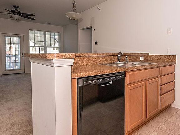 4th image of 1011 E Summerfield Glen Cir #44E