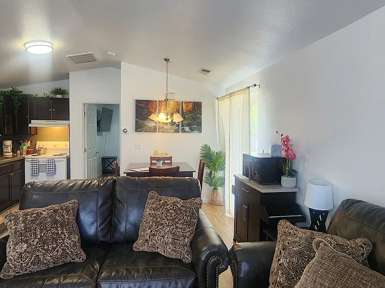 4190 Hillside Ct — Photo 5