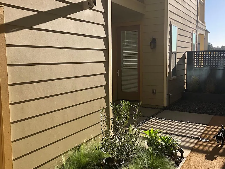 1902 Shasta Ln — Photo 3