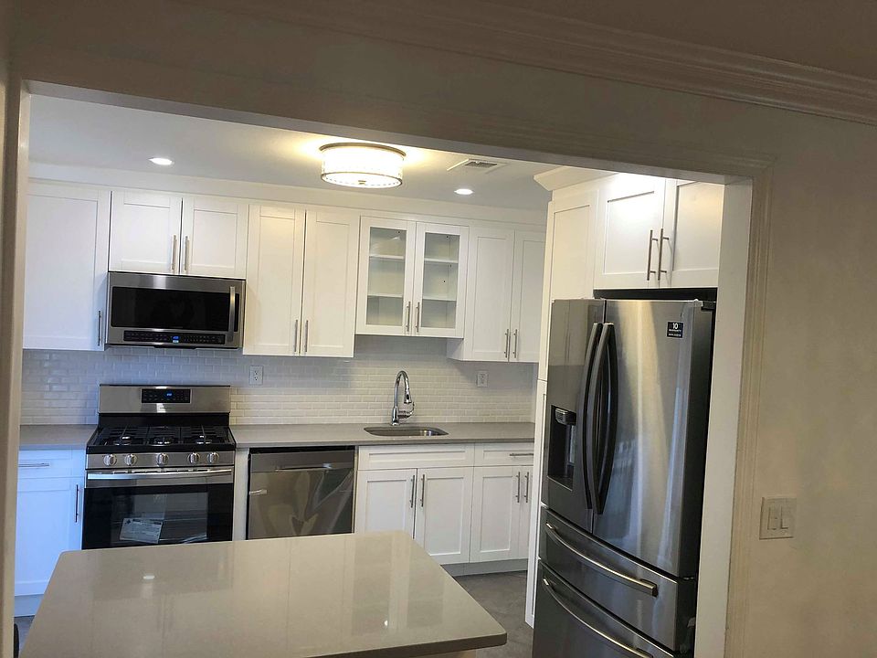 1st image of 89 Pierpont Pl #1