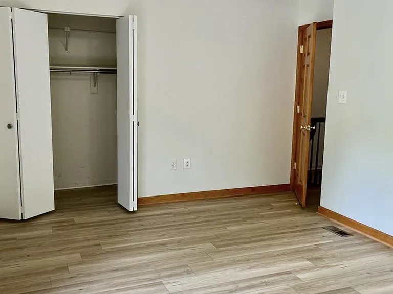 5 Briardale Ct — Photo 3