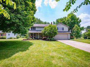 1805 S Woodview Dr, Garrett, IN 46738
