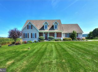 95 Snyder Rd, Oley, PA 19547
