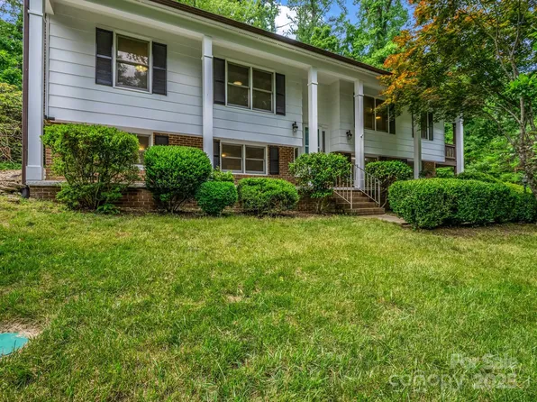 217 Turtle Ln, Hendersonville, NC 28791