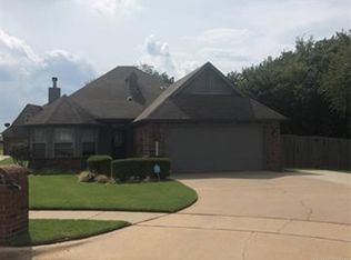 3021 W Detroit St, Broken Arrow, OK 74012