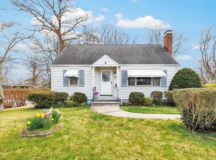 14 Tippy Rd, Milford, CT 06460