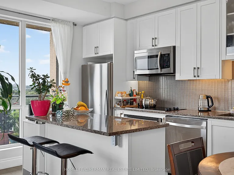 9090 Yonge St #1010 — Photo 25