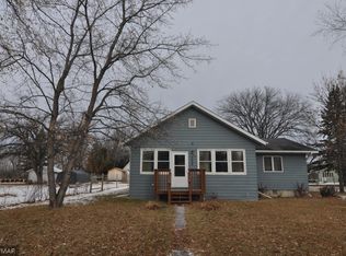 505 Lake St NW, Warroad, MN 56763