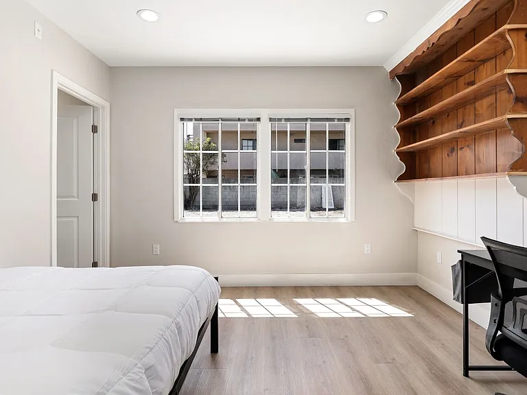 1709 Kelton Ave — Photo 41