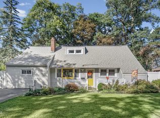 27 Southgate Road, Loudonville, NY 12211