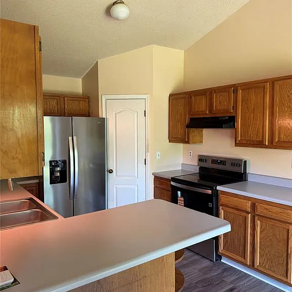 1203 Advance Dr — Photo 4