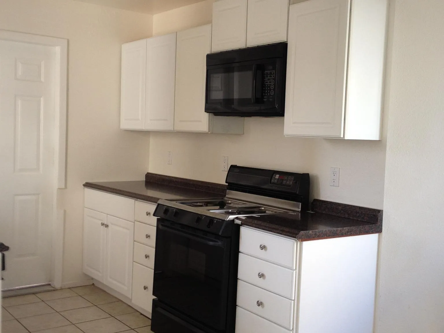 9422 El Mirador Blvd — Photo 1