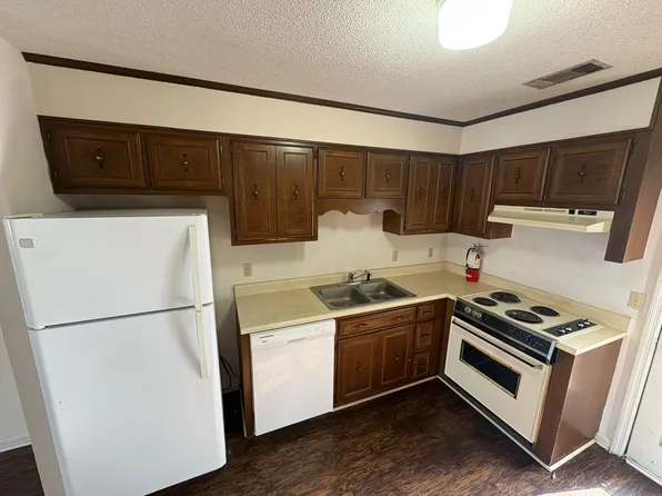 110 Lanier Dr APT 18, Statesboro, GA 30458