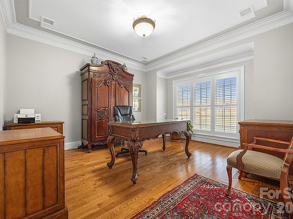 4th image of 1177 Springlake Rd