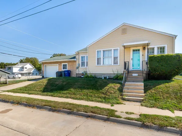 3110 Burden St, Dubuque, IA 52001