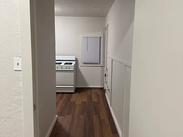 545 N California St #10 — Photo 7