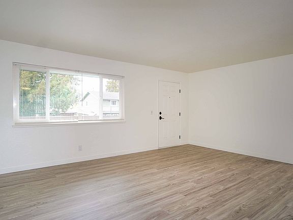 2nd image of 324 Mountain View Ave #4