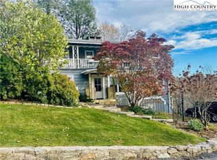 366 Spruce Rd, Blowing Rock, NC 28605