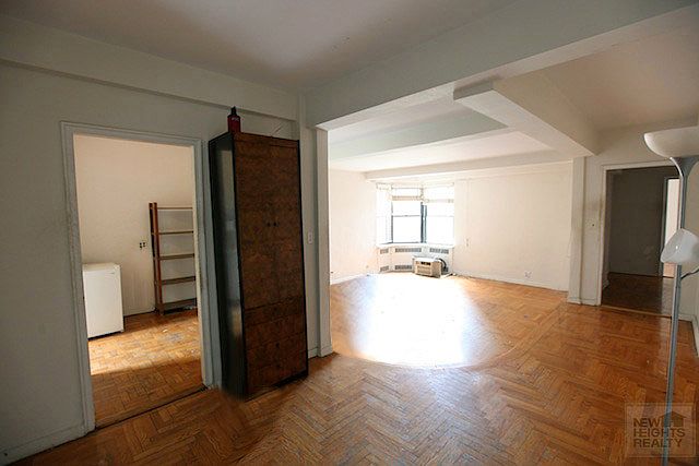 1st image of 72 Park Ter W APT E6x