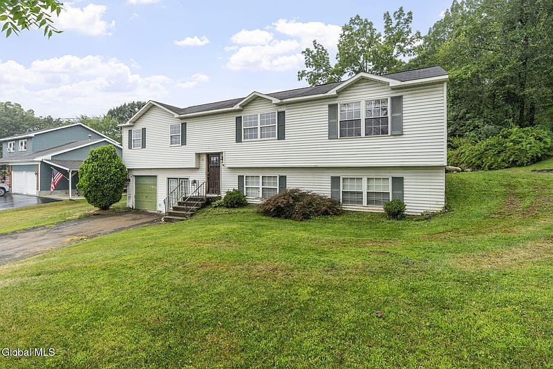 3rd image of 52 Boght Road