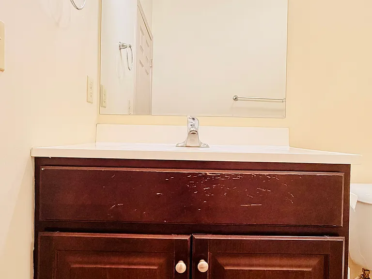 191 College St #212 — Photo 41