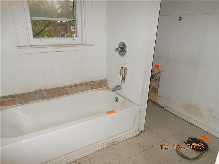 2nd image of 1605 Dexter Ave