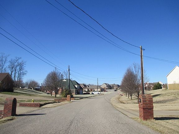 4th image of 288 Williamsburg Dr