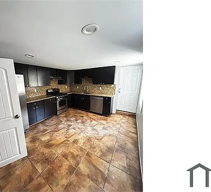 1621 Swain St — Photo 1