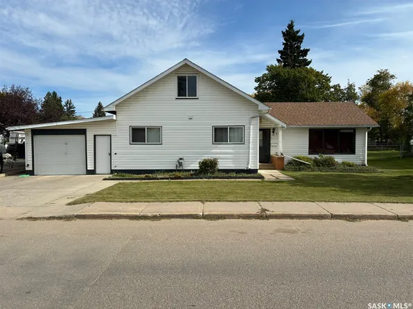 510 Centre Street, Meadow Lake, SK S9X 1E9