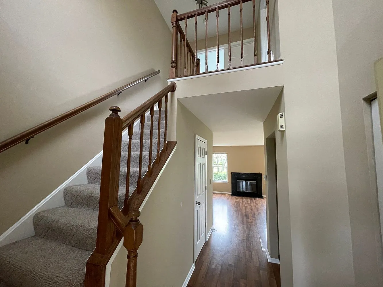 2 bed, 1017 sqft, $2,400 — Photo 2