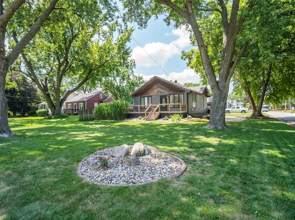 3306 50th St, Des Moines, IA 50310