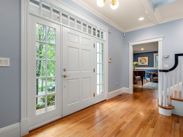 110 Avalon Rd, Newton, MA 02468