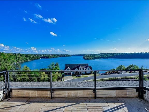 3rd image of 7875 Belle Vue Cir
