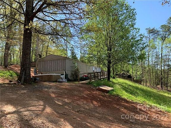 5th image of 125 Mount Airy Rd