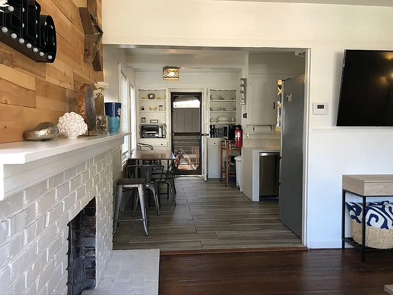 701 N Nevada St — Photo 5