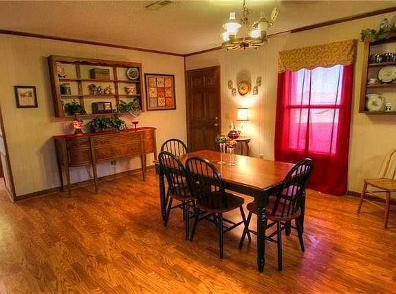 4th image of 208 E Jefferson Pike