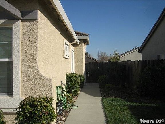 3rd image of 3245 Rivermont St