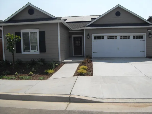 2151 Hermosa Ave, Clovis, CA 93619