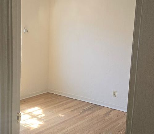 5th image of 218-224 Morningside Dr SE #222