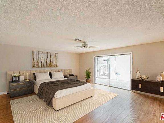 3rd image of 8855 Balboa Blvd