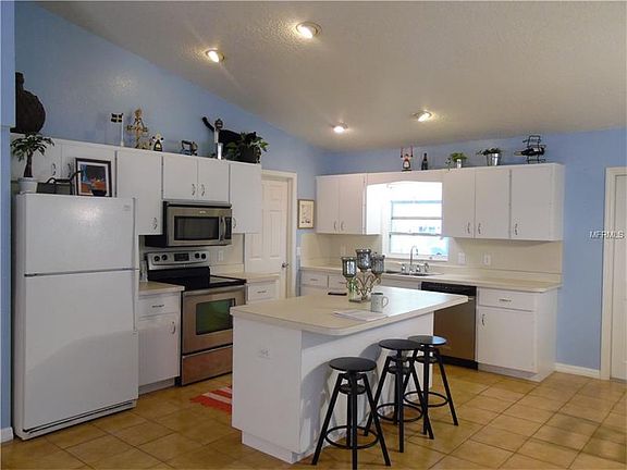 4th image of 7010 274th St E