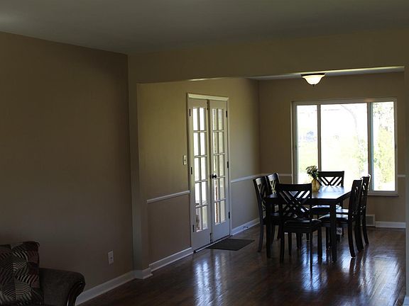 3rd image of 5580 Sprucewood Dr