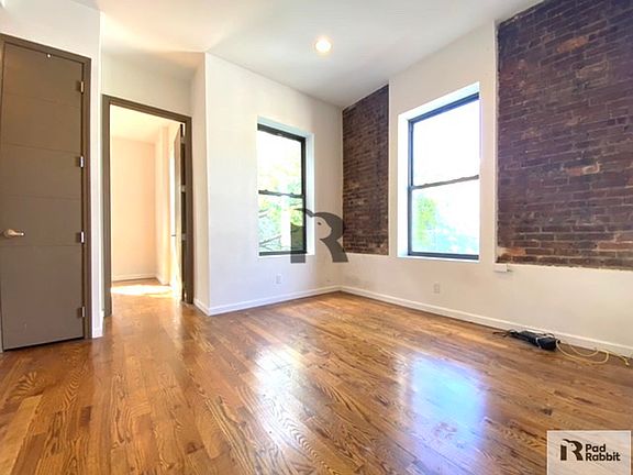 4th image of 724 Franklin Ave #3RB