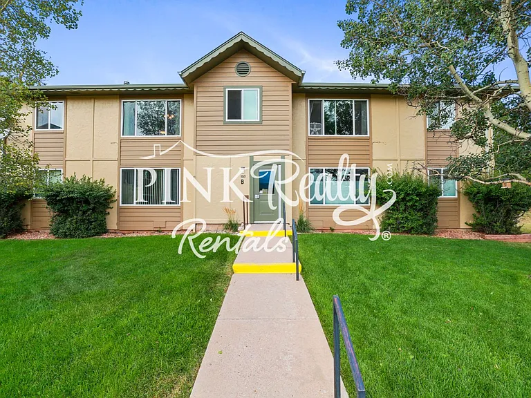 380 Paradise Cir #B6 — Photo 1