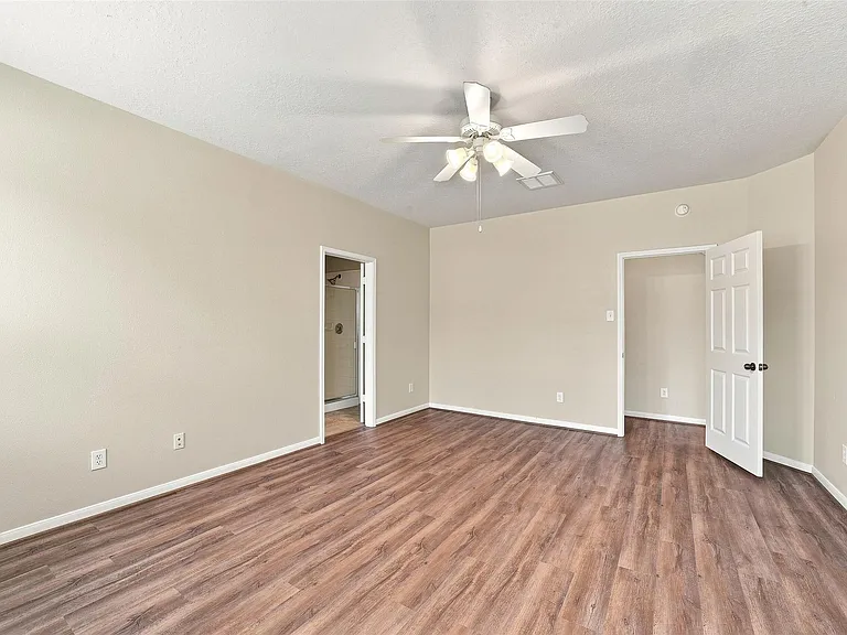 16726 Vivian Point Ln — Photo 21