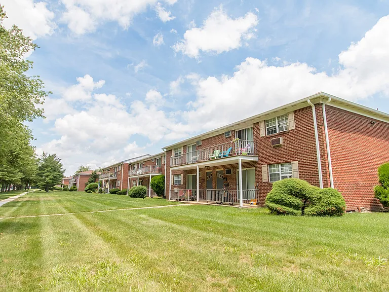 West Park Manor — Photo 11