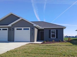 441 N 4th Ave, Eldridge, IA 52748