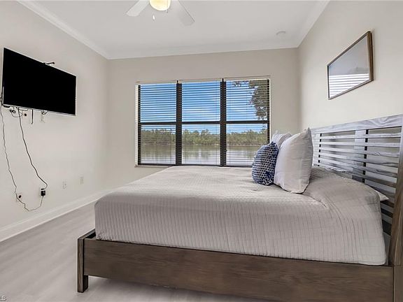 4th image of 1280 Verde DR #3901