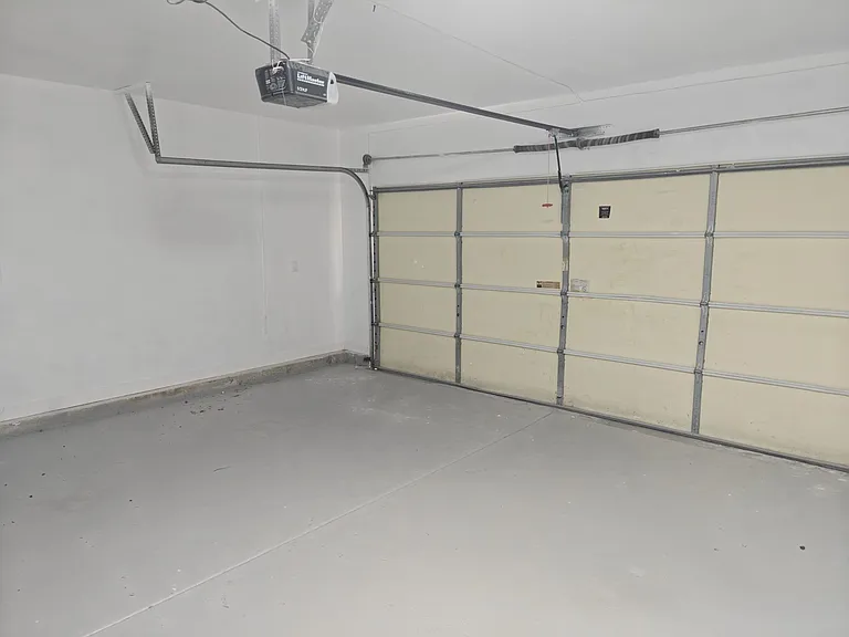 2208 Kensington Dr — Photo 44